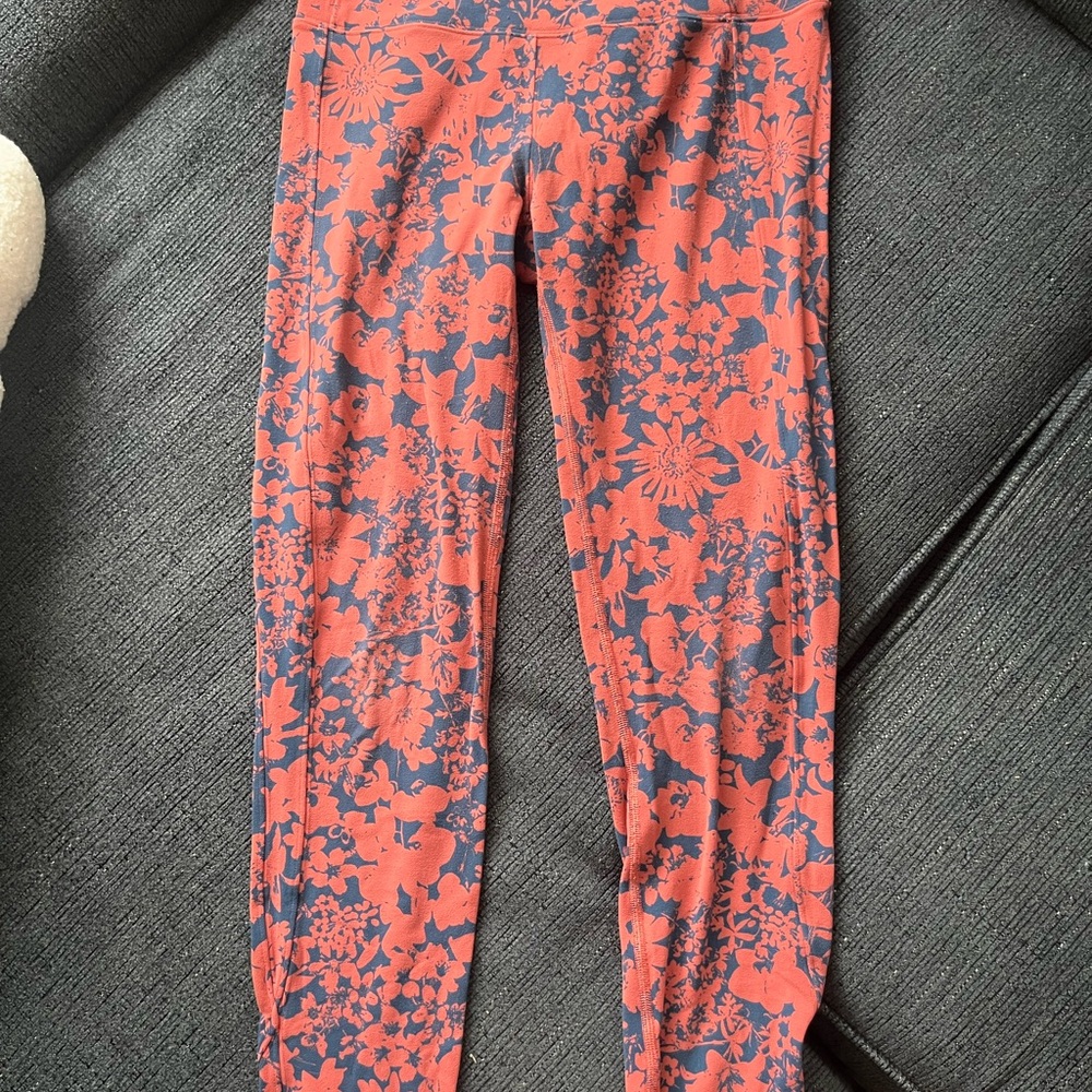 Lululemon Floral Patterned capri Leggings